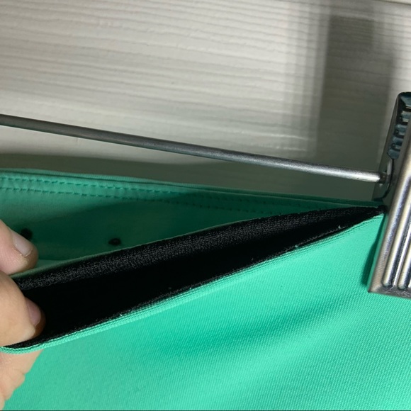 Xersion Teal/Black Print Pull On Fitted Cropped Leggings M - Picture 6 of 7